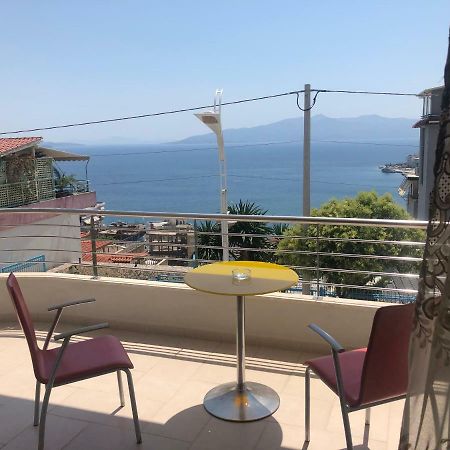 Xhulio Apartments Sarandë Exterior foto