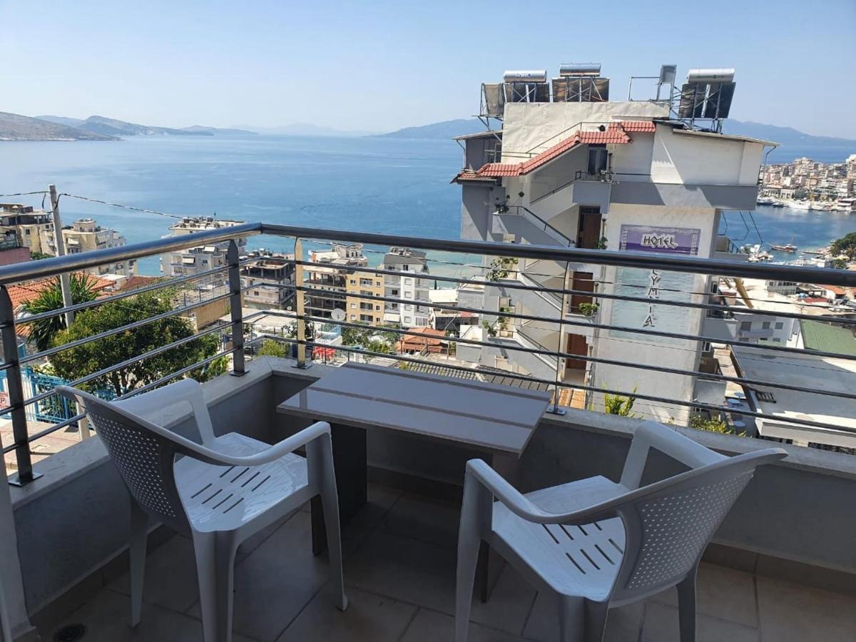 Xhulio Apartments Sarandë Exterior foto